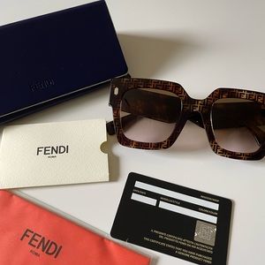 Fendi Sunglasses Authentic Logo Square Sunglasses